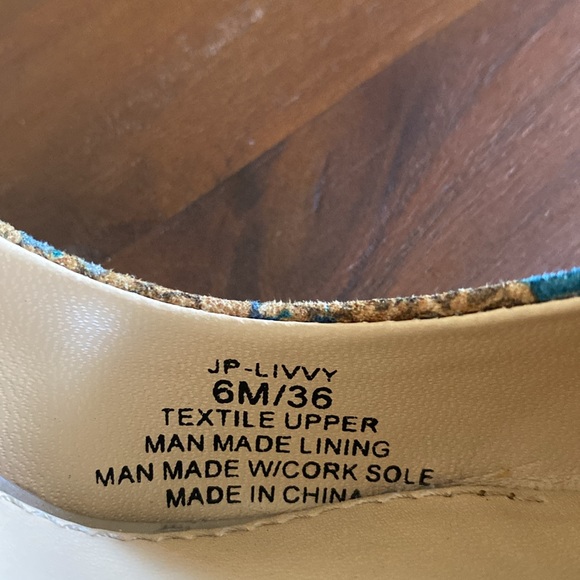 Jessica Simpson Livvy Floral Pumps - Picture 8 of 9